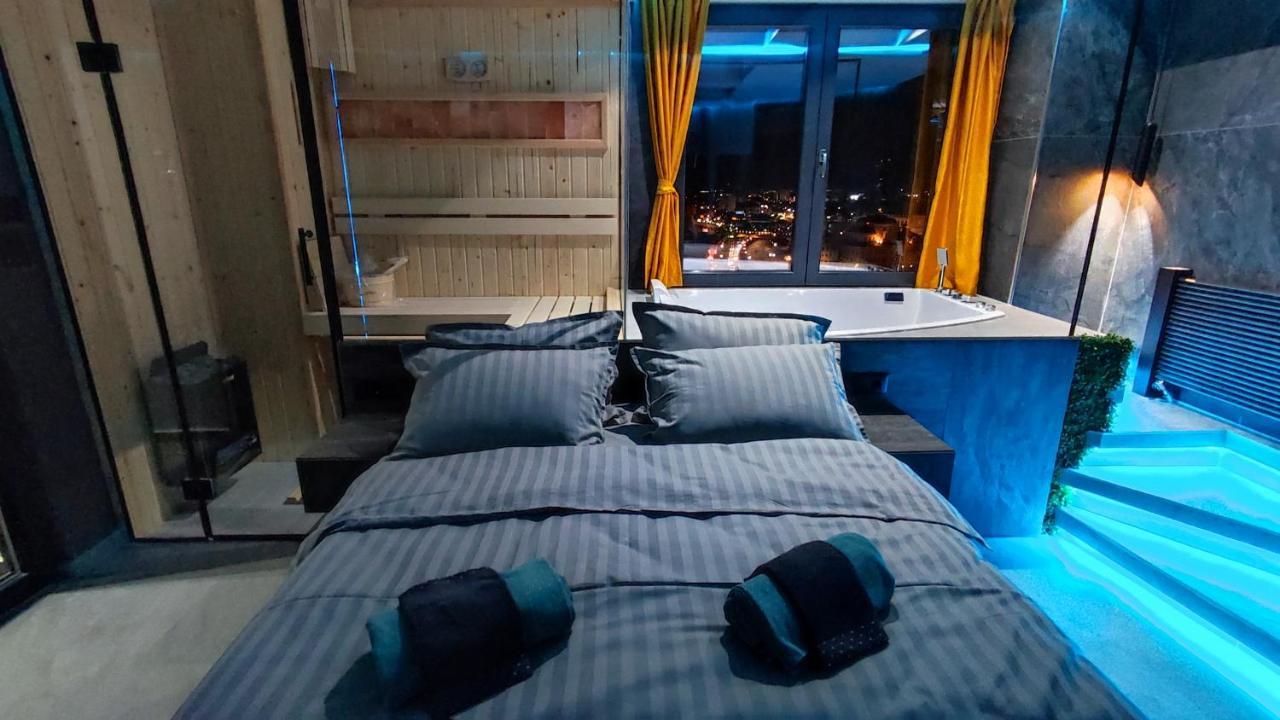 Smart Luxury Penthouse Suites - Private Sauna, Hot-Tub, Home Cinema At The Best Location In Skopje Exterior foto