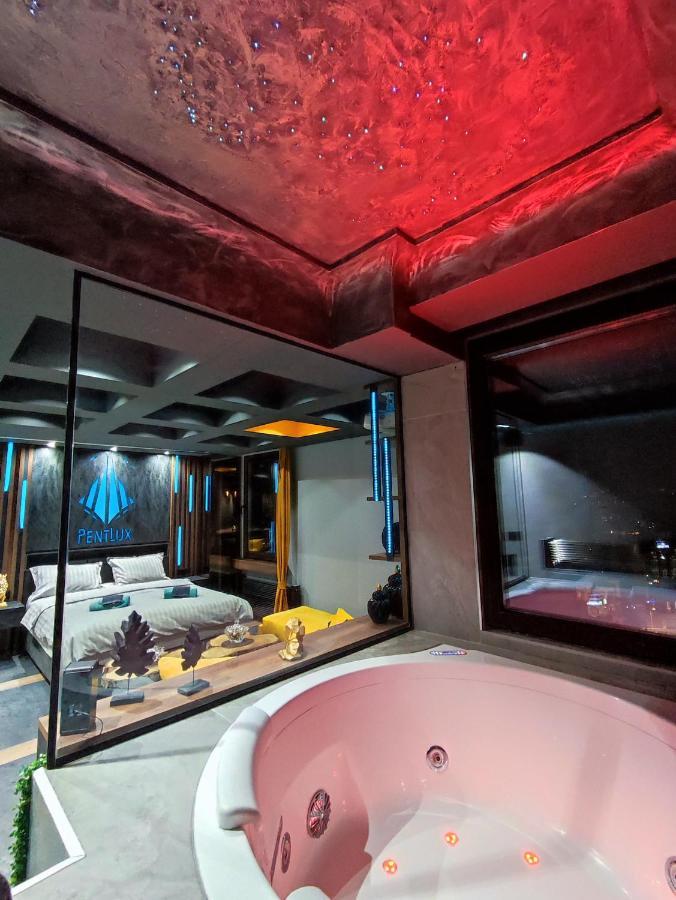 Smart Luxury Penthouse Suites - Private Sauna, Hot-Tub, Home Cinema At The Best Location In Skopje Exterior foto