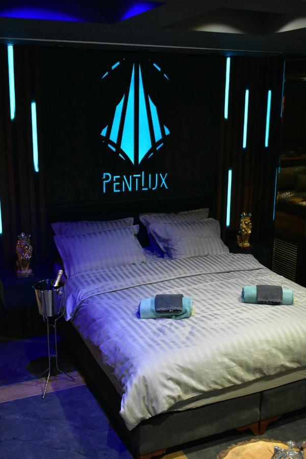 Smart Luxury Penthouse Suites - Private Sauna, Hot-Tub, Home Cinema At The Best Location In Skopje Exterior foto