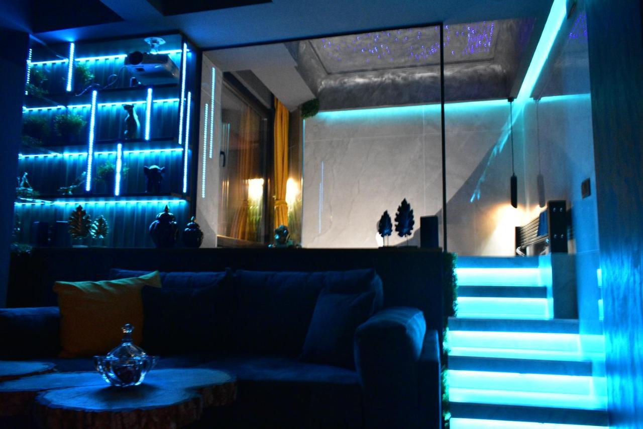Smart Luxury Penthouse Suites - Private Sauna, Hot-Tub, Home Cinema At The Best Location In Skopje Exterior foto