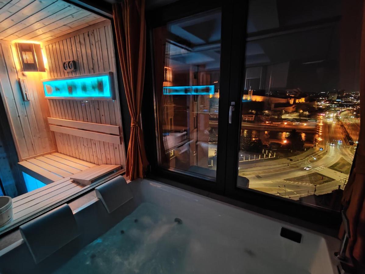 Smart Luxury Penthouse Suites - Private Sauna, Hot-Tub, Home Cinema At The Best Location In Skopje Exterior foto