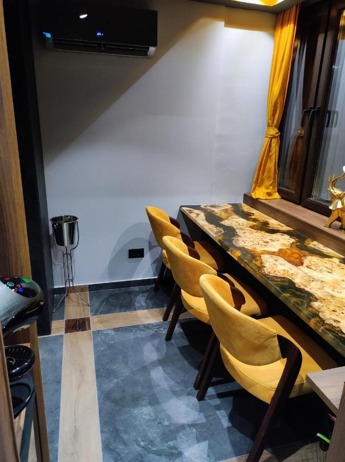 Smart Luxury Penthouse Suites - Private Sauna, Hot-Tub, Home Cinema At The Best Location In Skopje Exterior foto