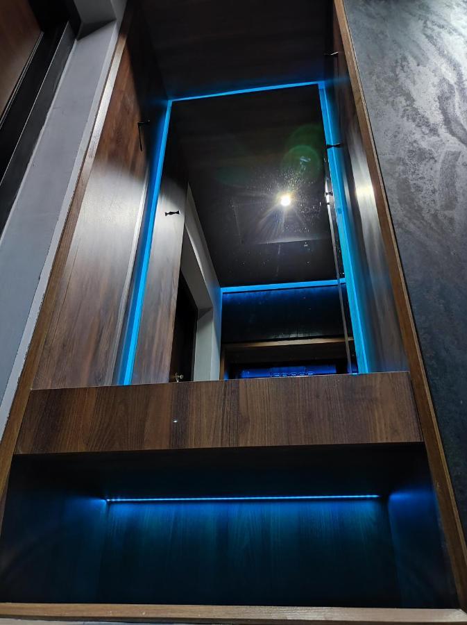Smart Luxury Penthouse Suites - Private Sauna, Hot-Tub, Home Cinema At The Best Location In Skopje Exterior foto
