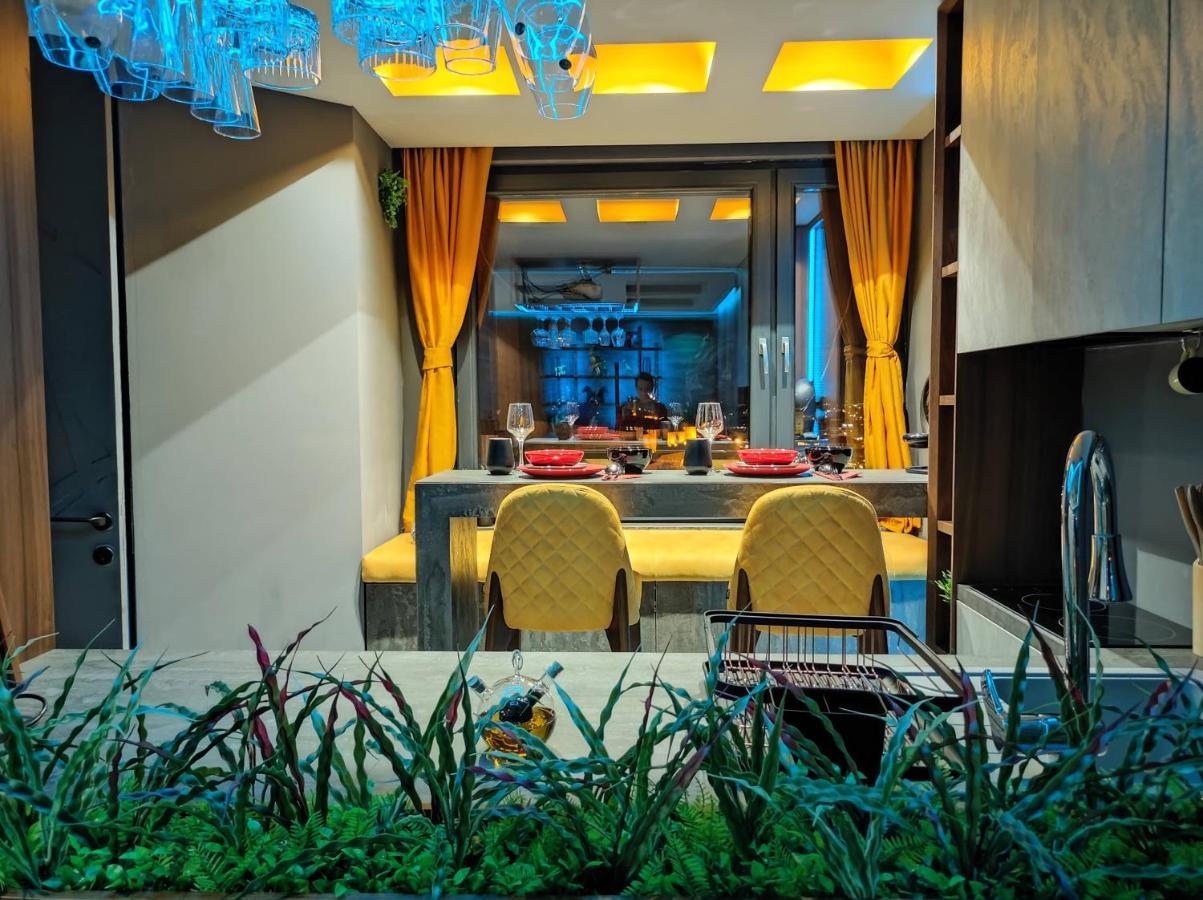 Smart Luxury Penthouse Suites - Private Sauna, Hot-Tub, Home Cinema At The Best Location In Skopje Exterior foto