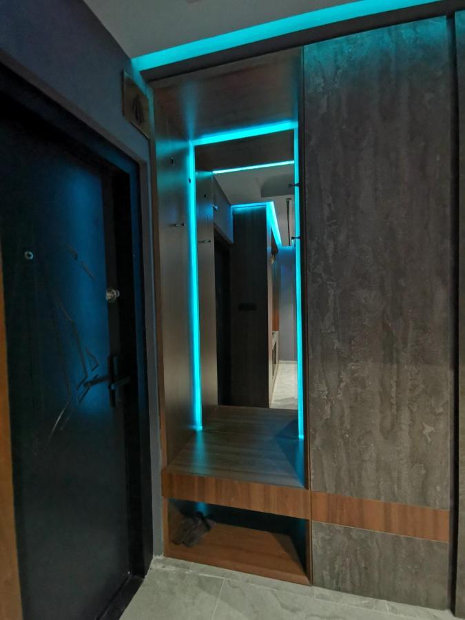 Smart Luxury Penthouse Suites - Private Sauna, Hot-Tub, Home Cinema At The Best Location In Skopje Exterior foto
