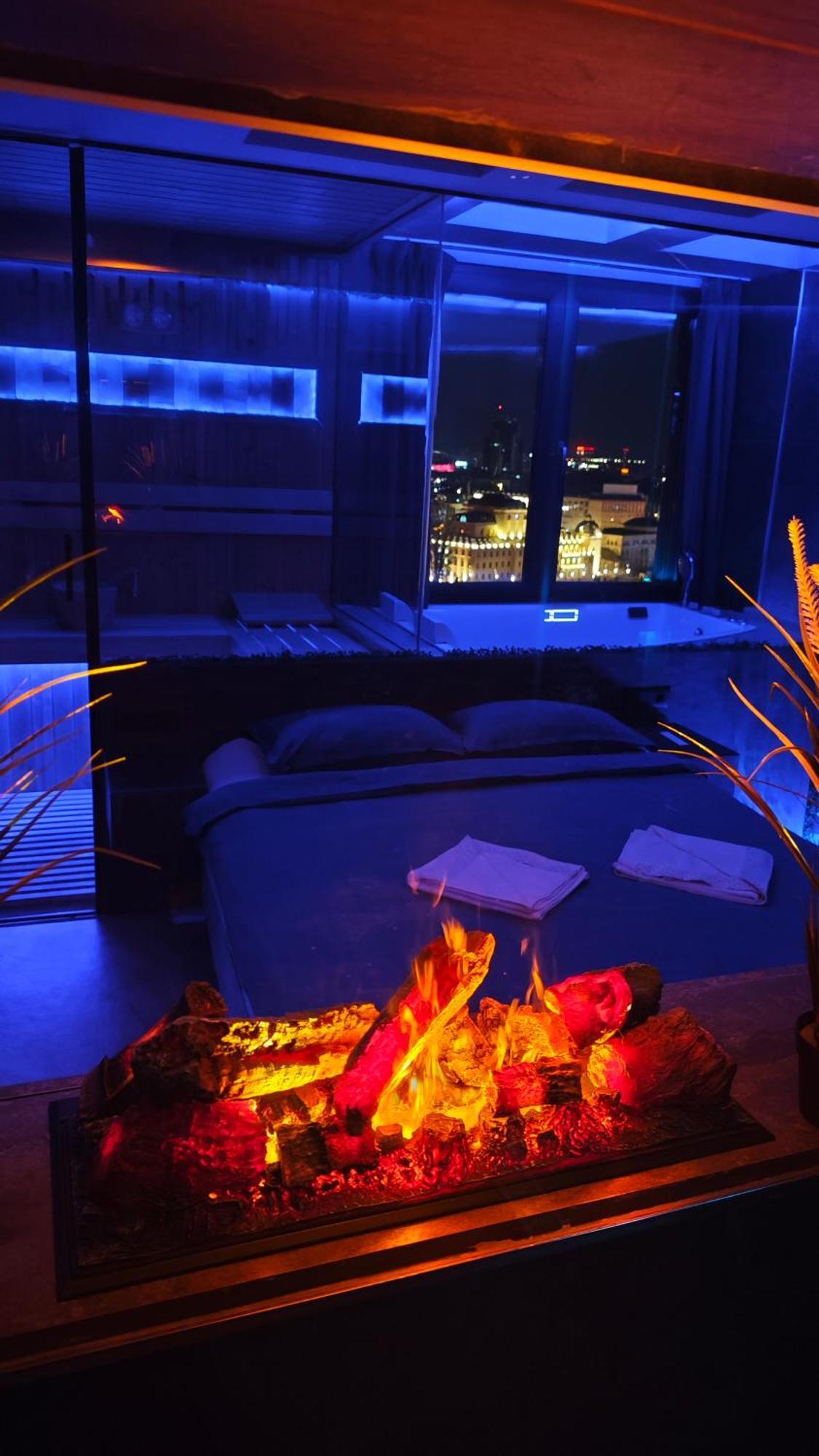Smart Luxury Penthouse Suites - Private Sauna, Hot-Tub, Home Cinema At The Best Location In Skopje Exterior foto